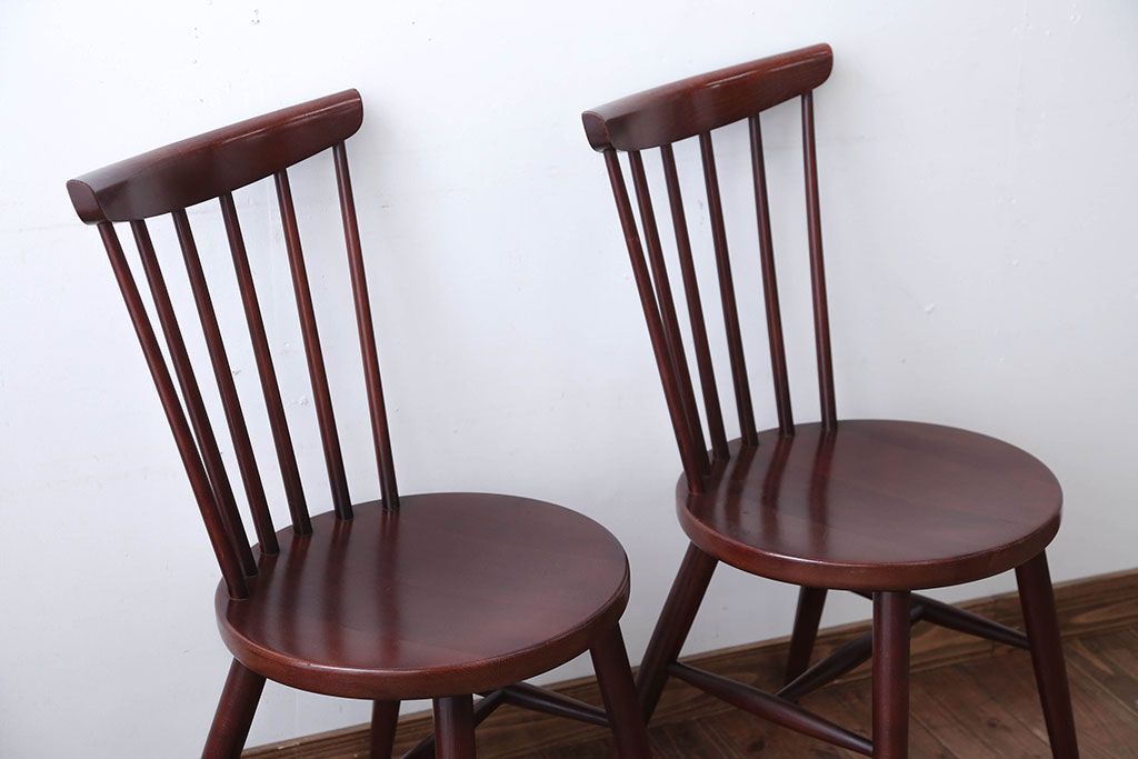 中古　秋田木工　レトロなスピンドルチェア(ダイニングチェア)2脚セット