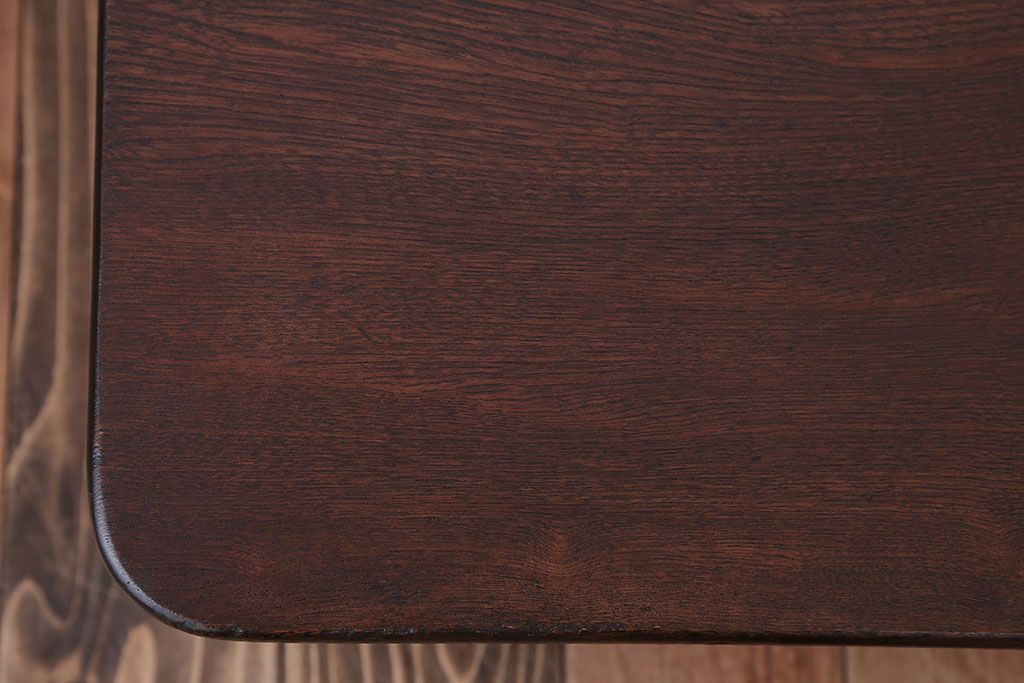 レトロ家具　昭和レトロ　天板栓材一枚板の脚のデザインがかわいい角ちゃぶ台