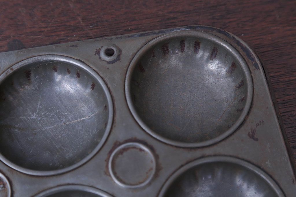 アンティーク雑貨　イギリスアンティーク　古いブリキ製　ケーキの焼き型　baking tin(ベーキング ティン)(1)
