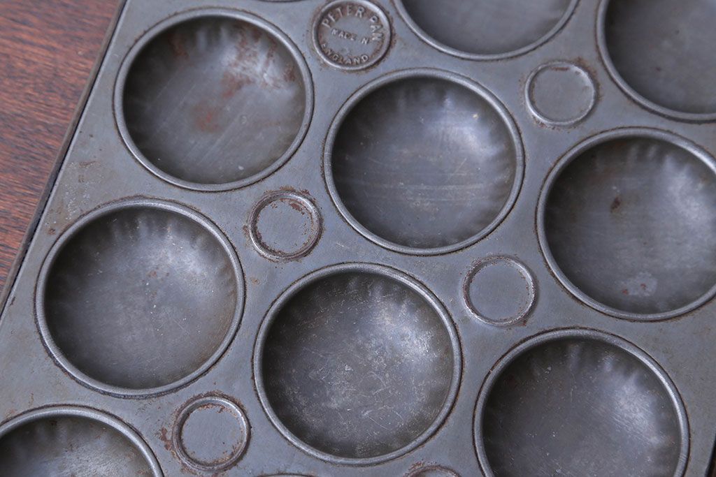 アンティーク雑貨　イギリスアンティーク　古いブリキ製　ケーキの焼き型　baking tin(ベーキング ティン)(2)