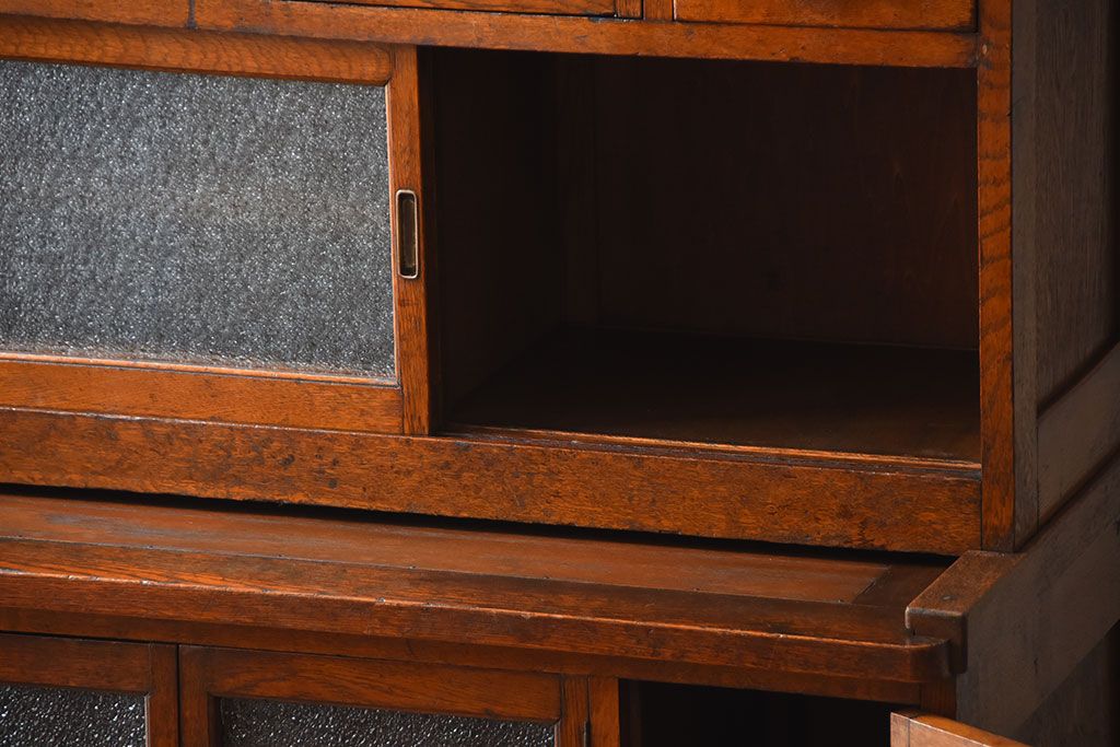 レトロ家具　昭和レトロ　作業台付き!古いナラ材のアンティークカップボード(食器棚)