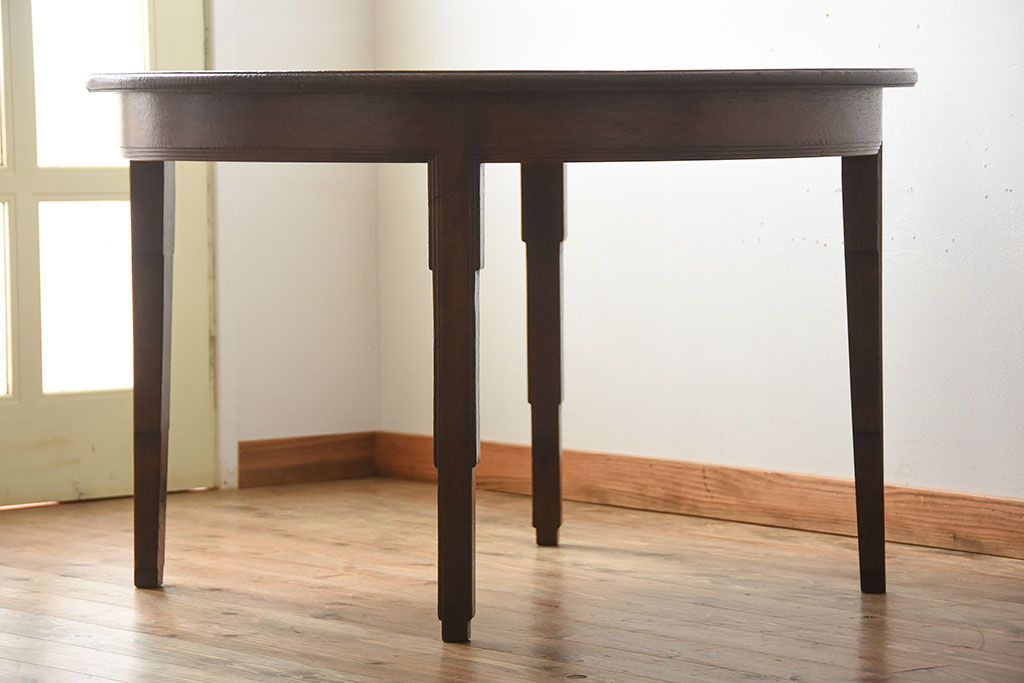 ヴィンテージ家具　イギリスビンテージ　おしゃれなオーク材のラウンドダイニングテーブル
