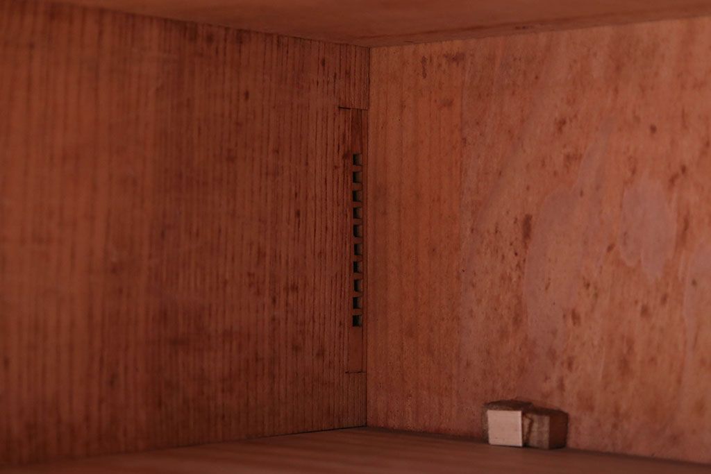 アンティーク家具　古民具・骨董　前面桑材、天板・側面エンジュ材、内部桐材!銅の金具の最高級小箪笥(桐箪笥、桐たんす)