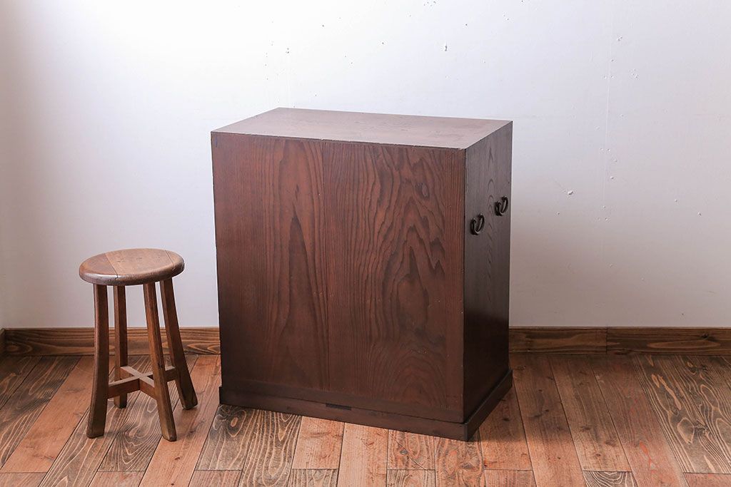アンティーク家具　古民具・骨董　前面桑材、天板・側面エンジュ材、内部桐材!銅の金具の最高級小箪笥(桐箪笥、桐たんす)