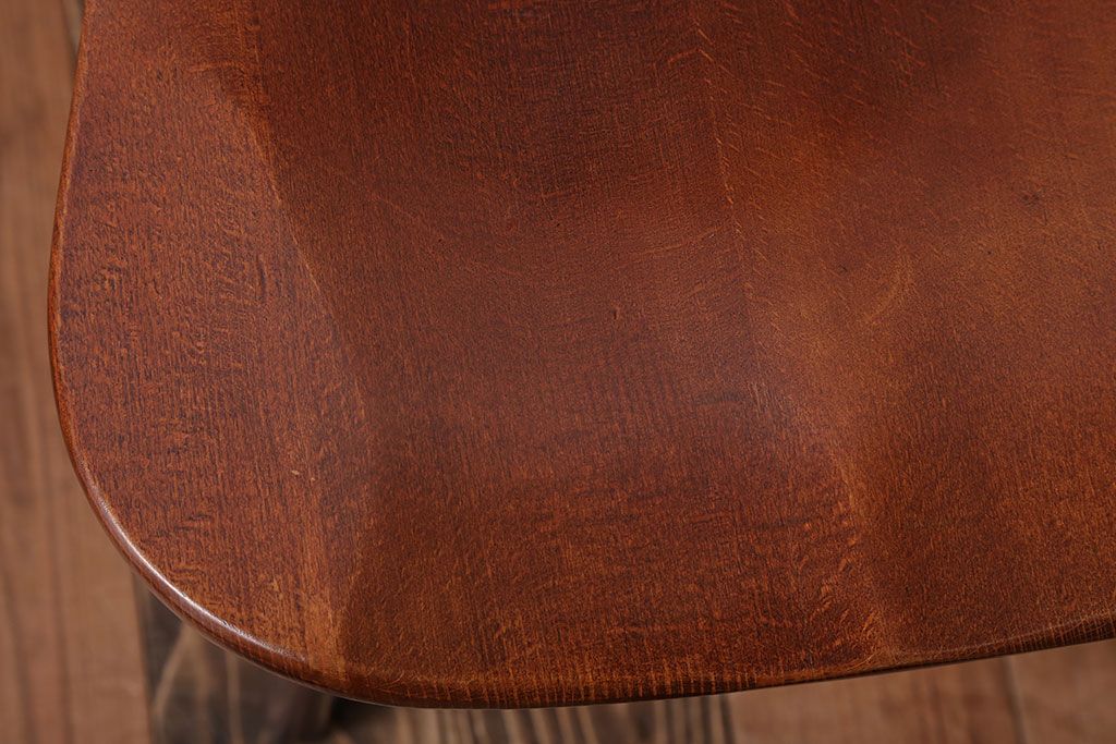 ヴィンテージ家具　秋田木工　ビンテージ品　後姿が美しいウィンザーチェア(ダイニングチェア、ウインザーチェア)
