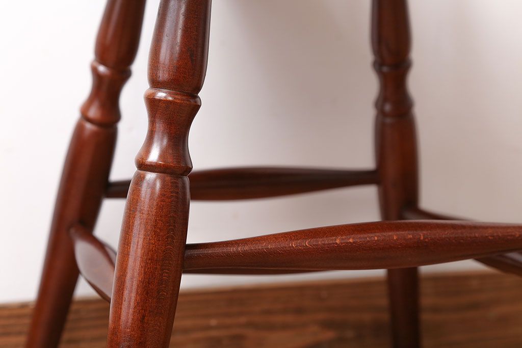 ヴィンテージ家具　秋田木工　ビンテージ品　後姿が美しいウィンザーチェア(ダイニングチェア、ウインザーチェア)
