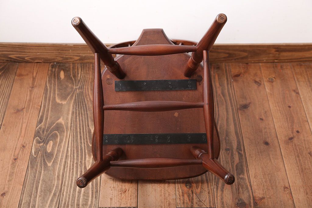 ヴィンテージ家具　秋田木工　ビンテージ品　後姿が美しいウィンザーチェア(ダイニングチェア、ウインザーチェア)