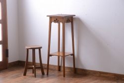 レトロ家具　昭和レトロ　古い木のかわいいアンティークサイドテーブル(ディスプレイ台)