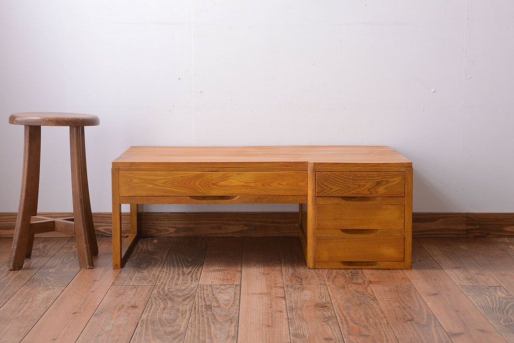 レトロ家具　昭和レトロ　シンプルで小さなアンティーク片袖机(文机)