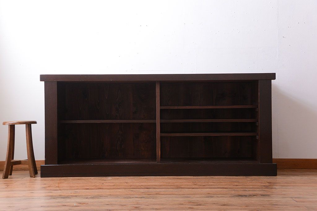 アンティーク家具　古民具・骨董　六尺　横桟戸の古い高級水屋箪笥ローボード(リビングボード、テレビボード、テレビ台、キャビネット、収納棚)