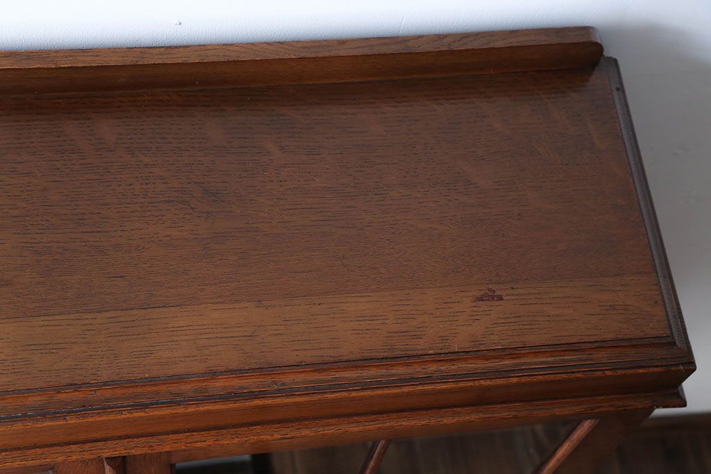 アンティーク家具　イギリスアンティーク　古いオーク材の小ぶりなキャビネット(本箱)