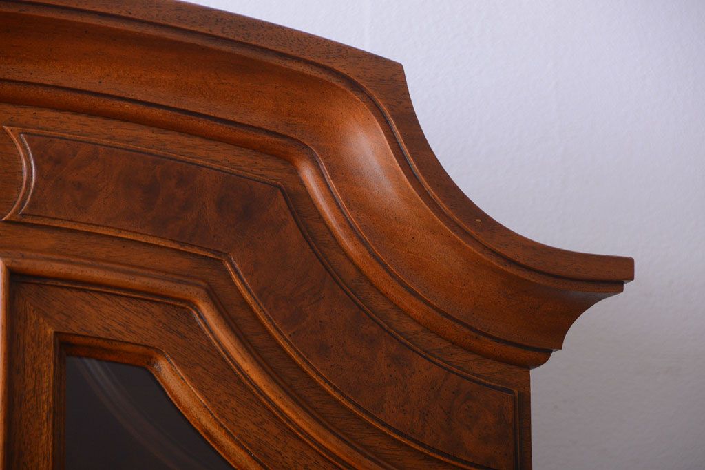 中古　DREXEL HERITAGE(ドレクセルヘリテイジ) キュリオケース(飾り棚、ガラスショーケース)(定価約62万円)