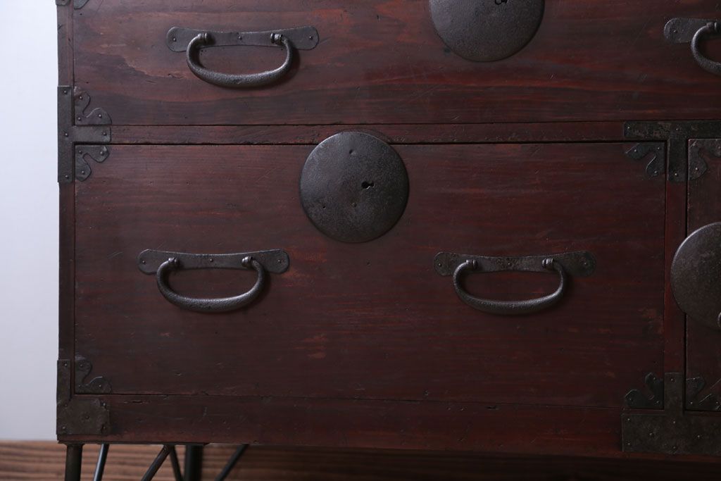 アンティーク家具　アンティーク　鉄脚付き時代箪笥ローボード