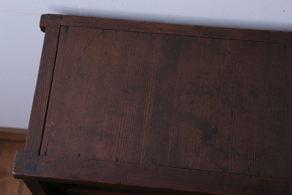 レトロ家具　昭和レトロ　古い木の小ぶりなパタパタ収納棚(下駄箱)