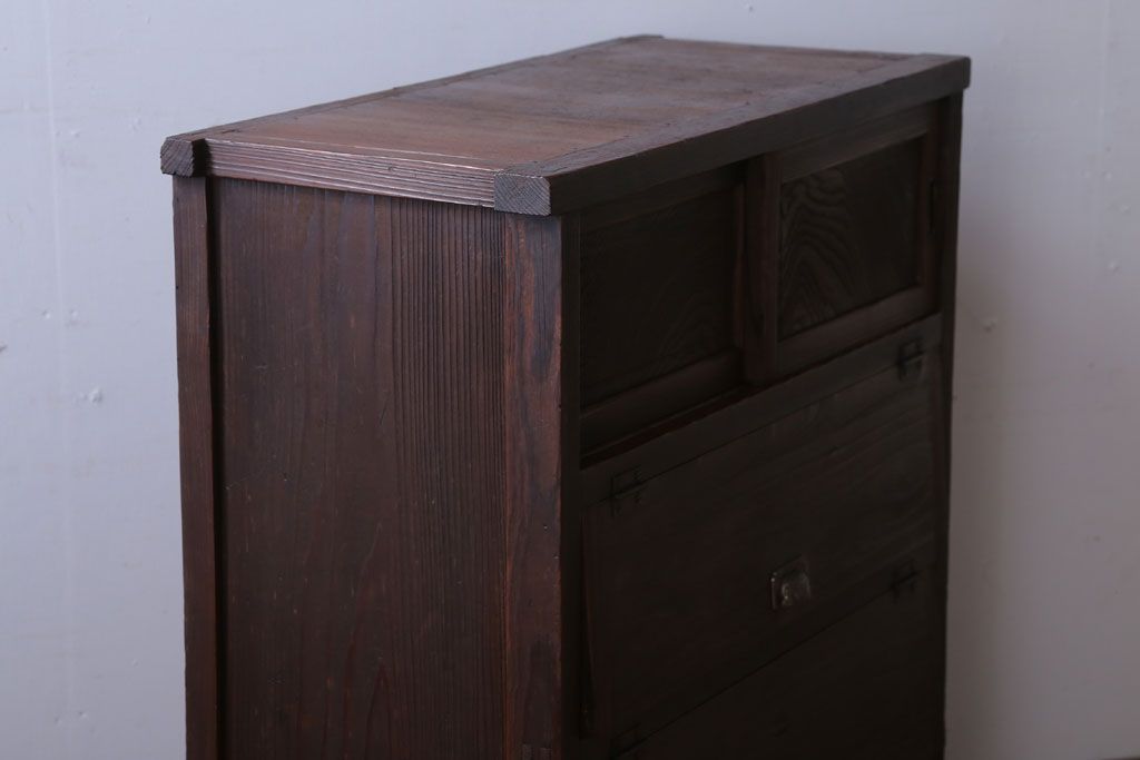 レトロ家具　昭和レトロ　古い木の小ぶりなパタパタ収納棚(下駄箱)