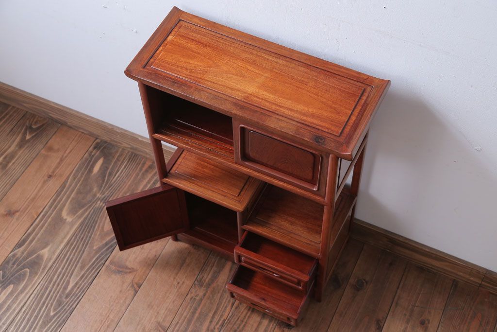中古　民芸家具　小ぶりな唐木の飾り棚(茶棚)