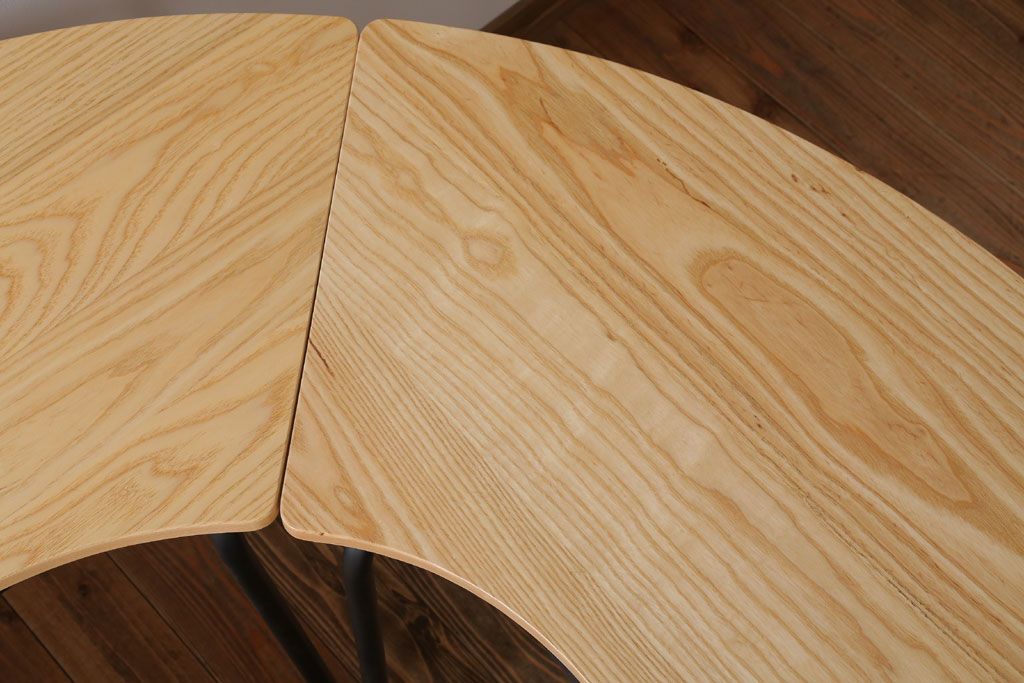 アンティーク家具　天板無垢材のバッグホルダー付きドーナツ型テーブル(4台セット、丸テーブル、円テーブル、鉄脚テーブル)