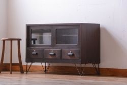 アンティーク家具　アンティーク　気泡ガラス入り鉄脚ローボード
