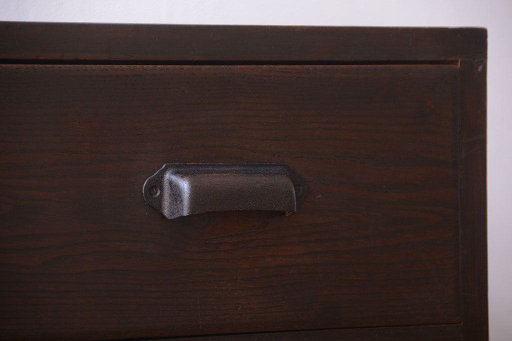 アンティーク家具　アンティーク　前面栗材の鉄脚付きローチェスト(ローボード)