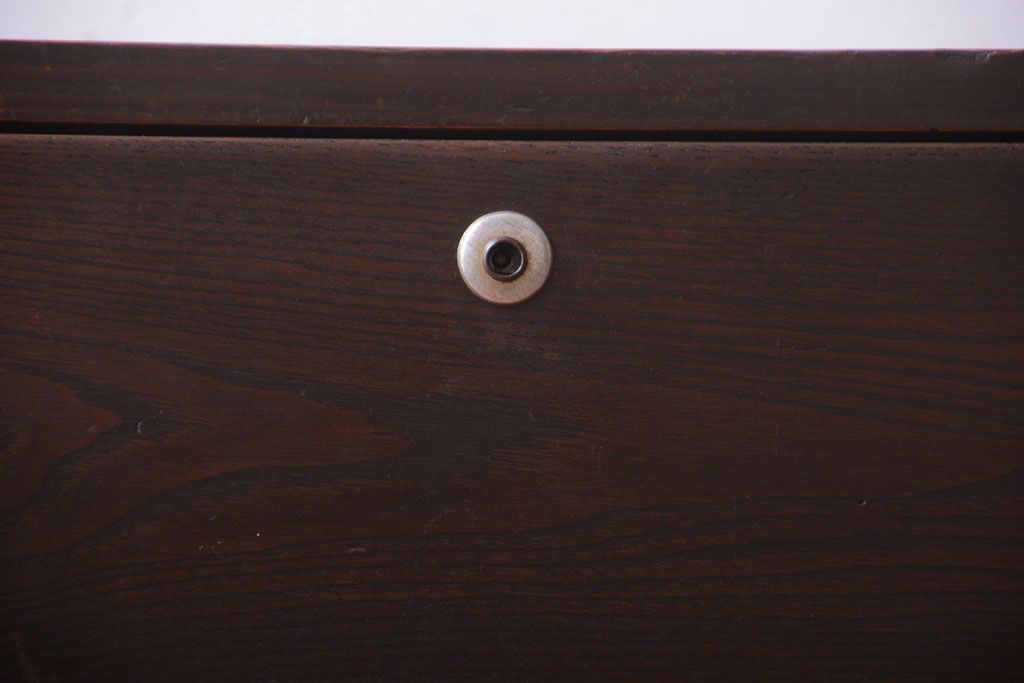 アンティーク家具　アンティーク　前面栗材の鉄脚付きローチェスト(ローボード)