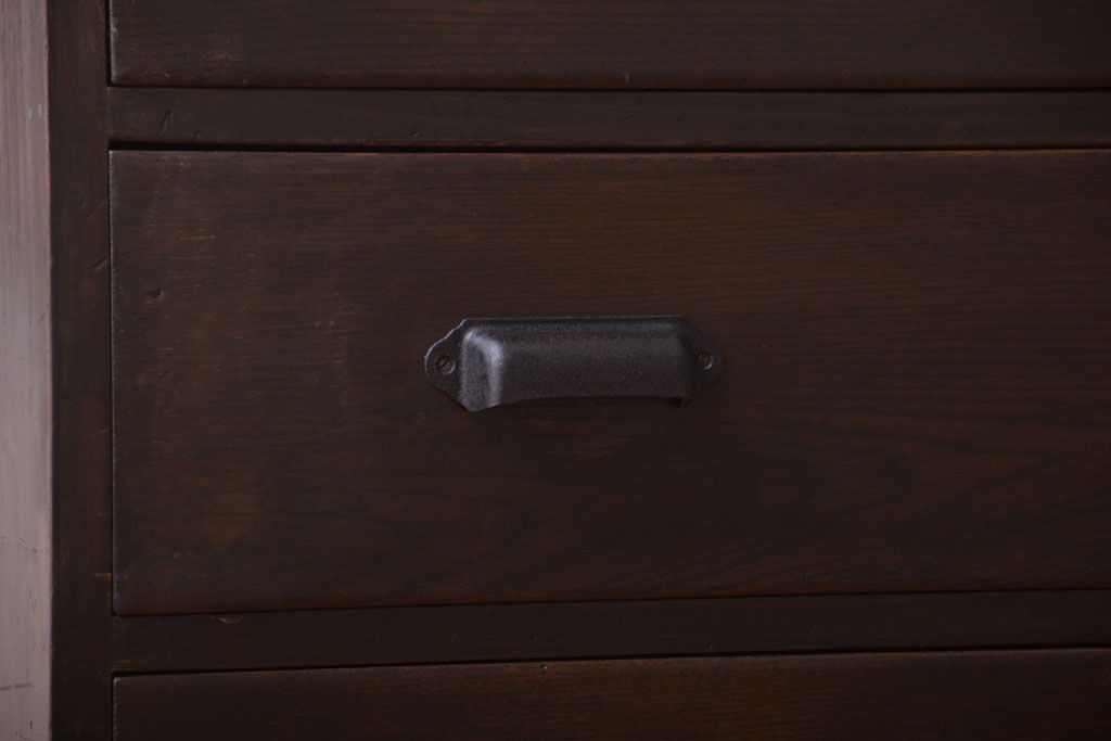 アンティーク家具　アンティーク　前面栗材の鉄脚付きローチェスト(ローボード)