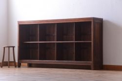アンティーク家具　和製アンティーク　脚付き!古い木製の横型マス目棚(飾り棚)(1)