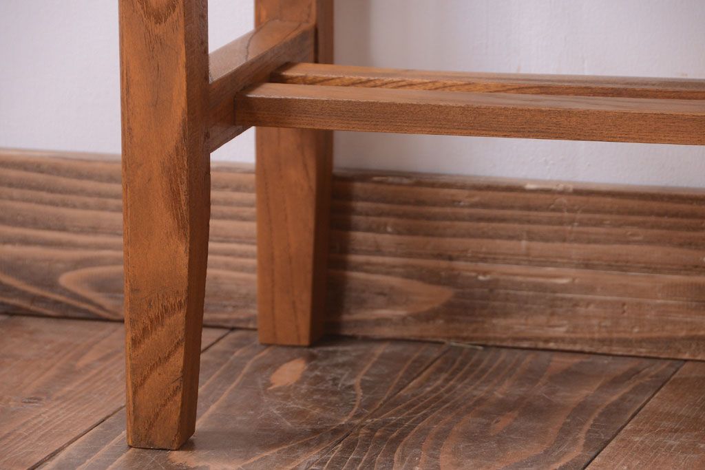 レトロ家具　和製アンティーク　古い欅材のレトロなクッション座面角スツール