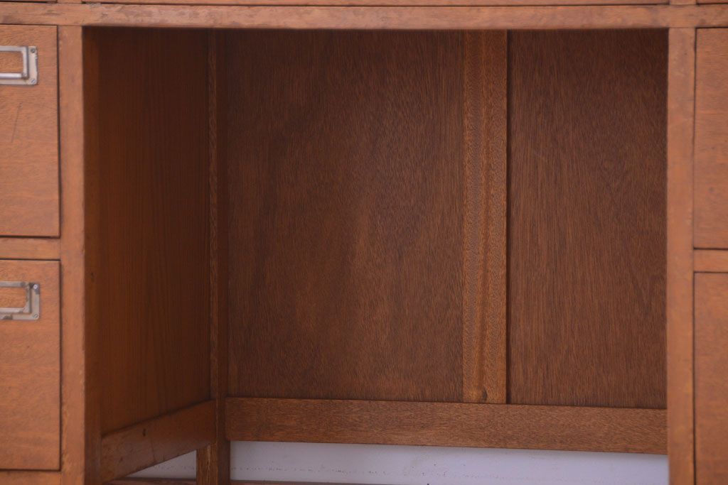 アンティーク家具　アンティーク　ネームプレート付き!天板ナラ材の両袖机(間仕切り・カウンターテーブル)