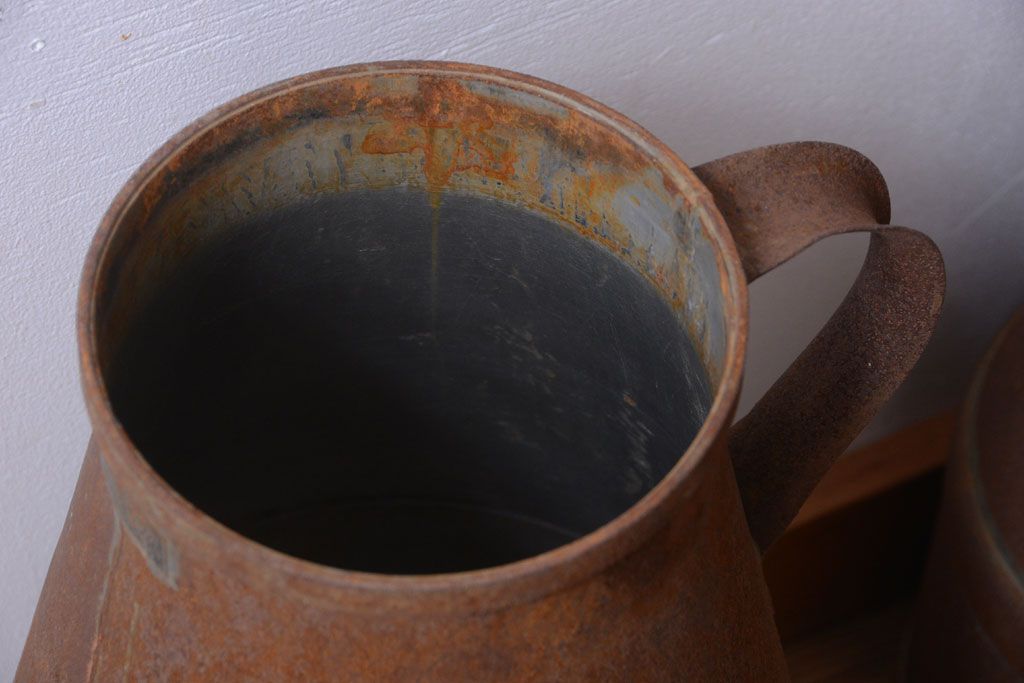 アンティーク雑貨　昭和レトロ 古いアイアンのミルク缶2個セット(牛乳缶)