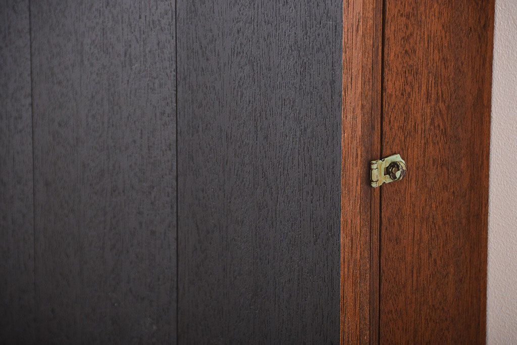 アンティーク家具　アンティーク　黒板付き　壁掛け戸棚