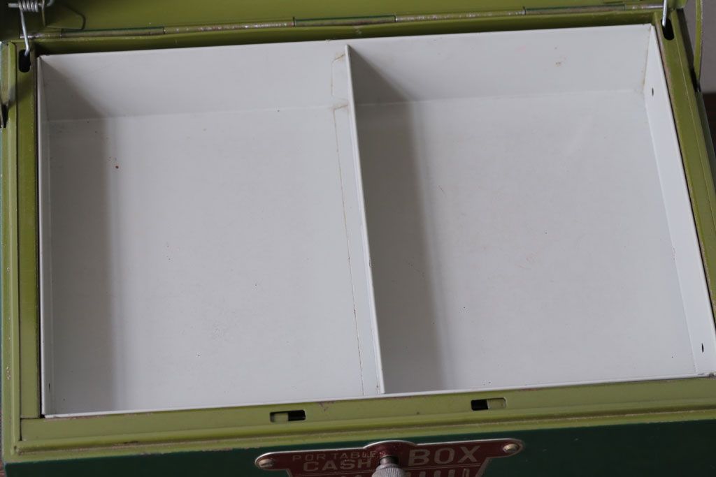 アンティーク雑貨　昭和レトロ　TOHO　内田洋行　ビンテージ手提げ金庫(CASH BOX)