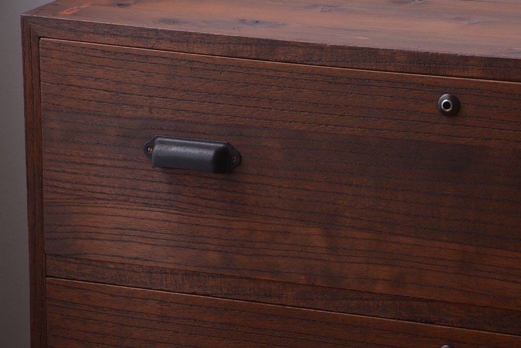 アンティーク家具　和製アンティーク　桐材製!鉄脚付き衣装箪笥ローボード