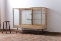 ヴィンテージ家具　昭和レトロ　鉄脚付きビンテージガラスケース(ショーケース)