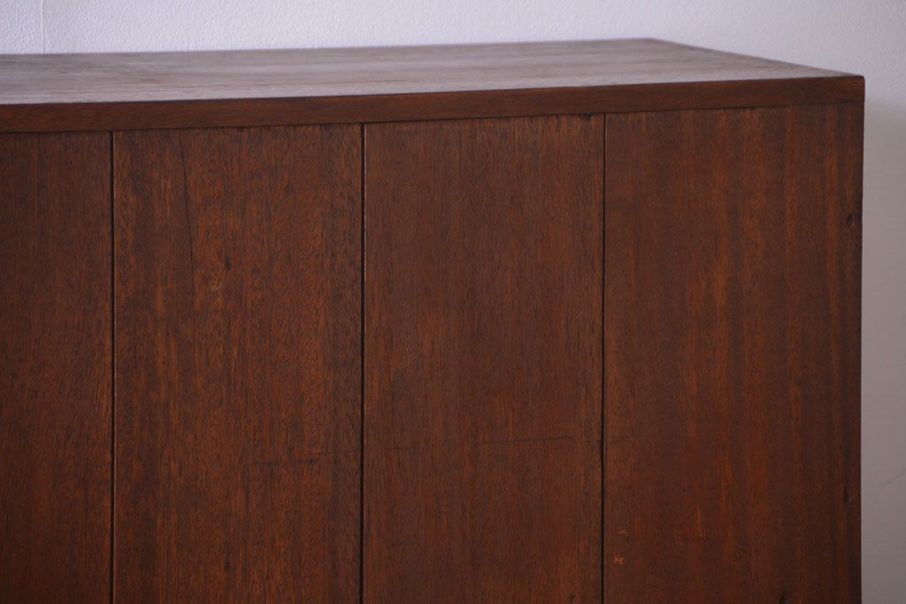レトロ家具　昭和レトロ　大きな横型アンティークマス目棚(2)