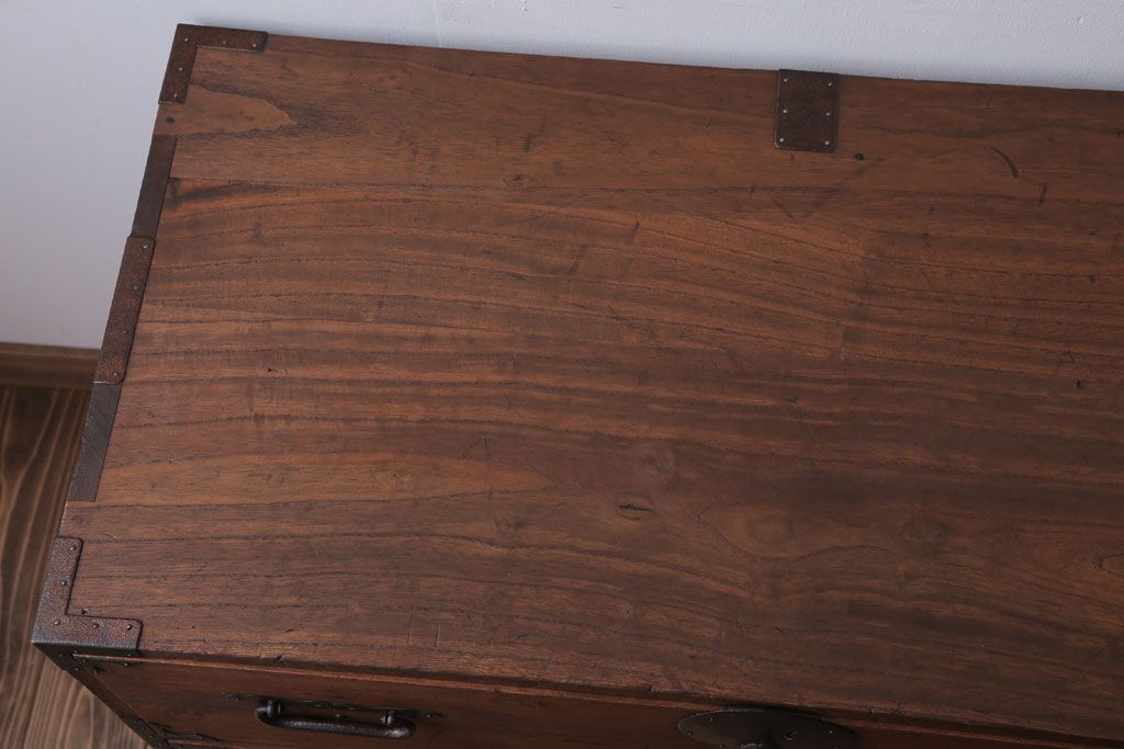 アンティーク家具　和製アンティーク　鉄脚付き!シンプルな丸金具の時代箪笥ローボード(1)