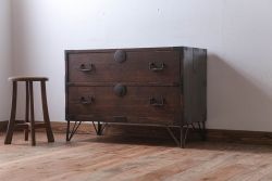 アンティーク家具　和製アンティーク　鉄脚付き!シンプルな古い木の時代箪笥ローボード(ローチェスト、引き出し、テレビボード)(1)