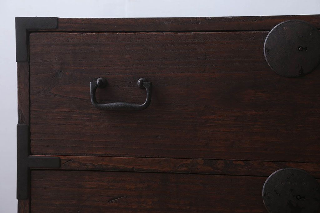 アンティーク家具　和製アンティーク　鉄脚付き!シンプルな古い木の時代箪笥ローボード(ローチェスト、引き出し、テレビボード)(1)