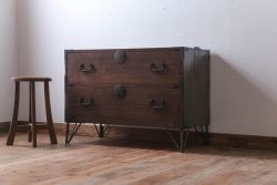 アンティーク家具　 和製アンティーク　鉄脚付き!シンプルな古い木の時代箪笥ローボード(2)