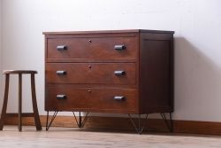 レトロ家具　昭和レトロ　鉄脚付き!アンティークローチェスト(衣装箪笥)
