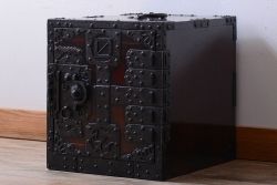 アンティーク家具　古民具・骨董　明治期　かくし付き!懸硯型佐渡船箪笥(掛硯型、懸硯型、舟箪笥)