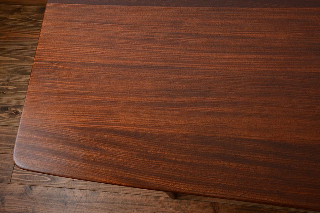 ヴィンテージ家具　【北欧ビンテージ・ダイニングテーブル】　ローズウッド材!シンプルでおしゃれな高級ダイニングテーブル