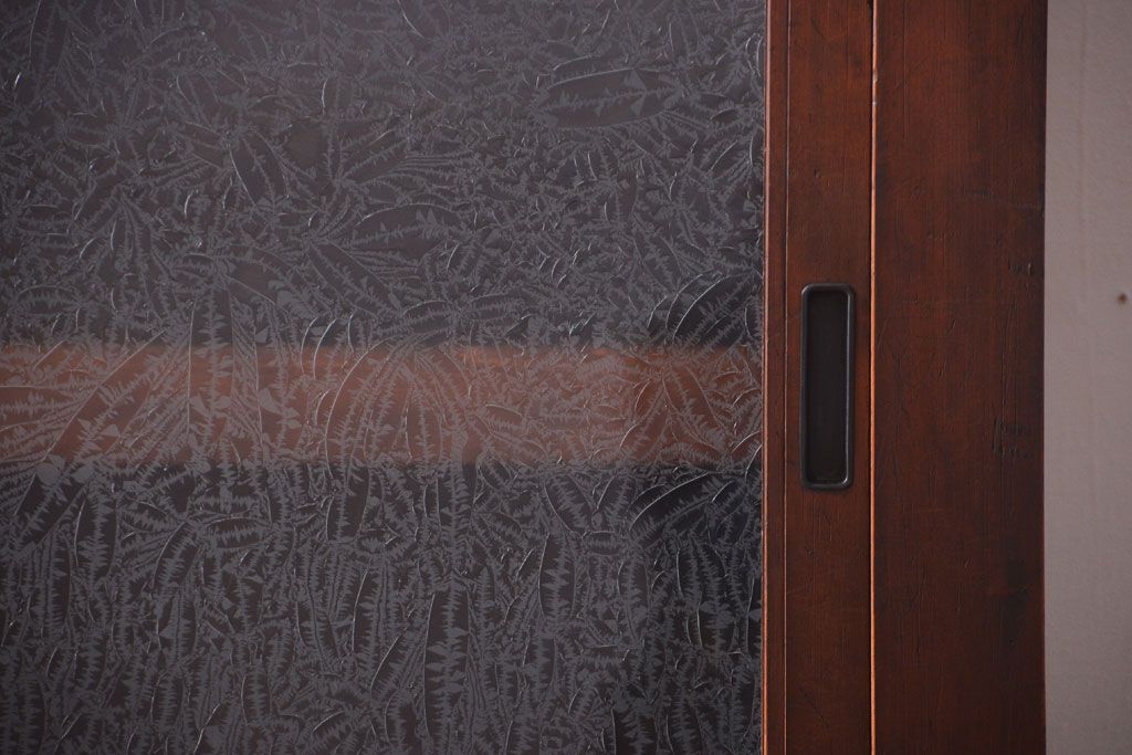 アンティーク家具　古民具・骨董　結霜ガラス引き戸のアンティーク水屋箪笥