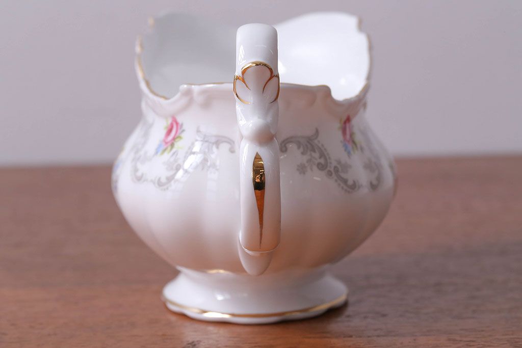 アンティーク雑貨　イギリス　Royal Albert(ロイヤルアルバート)　Tranquillity(トランキュリティ)シリーズ　ソースボート(洋食器)
