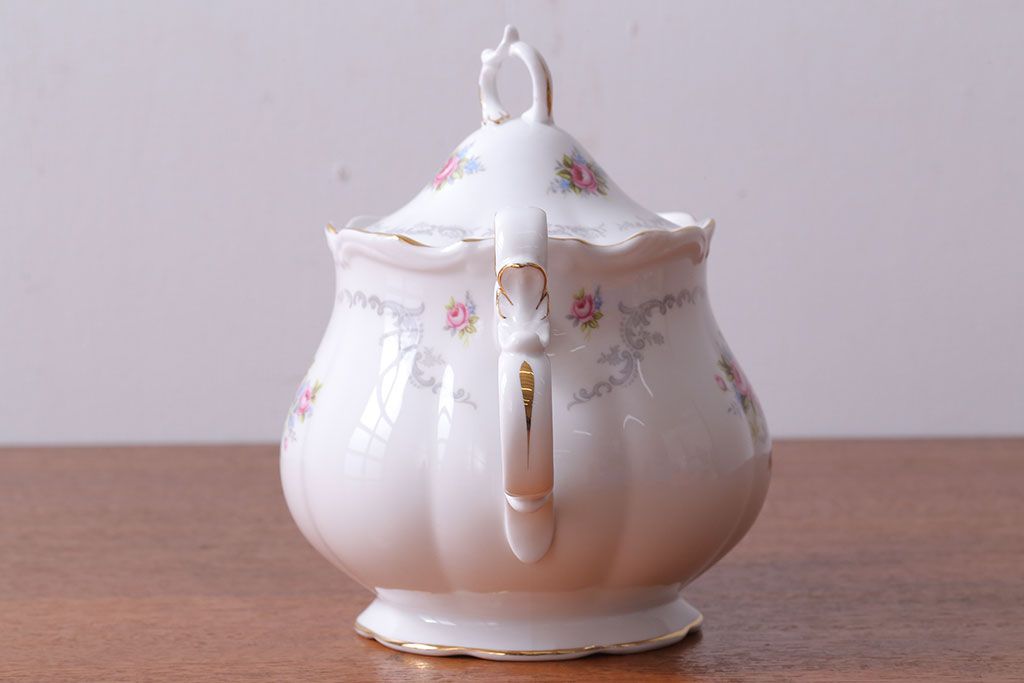 アンティーク雑貨　イギリス　Royal Albert(ロイヤルアルバート)　Tranquillity(トランキュリティ)シリーズ　ティーポット・シュガー・クリーマー3点