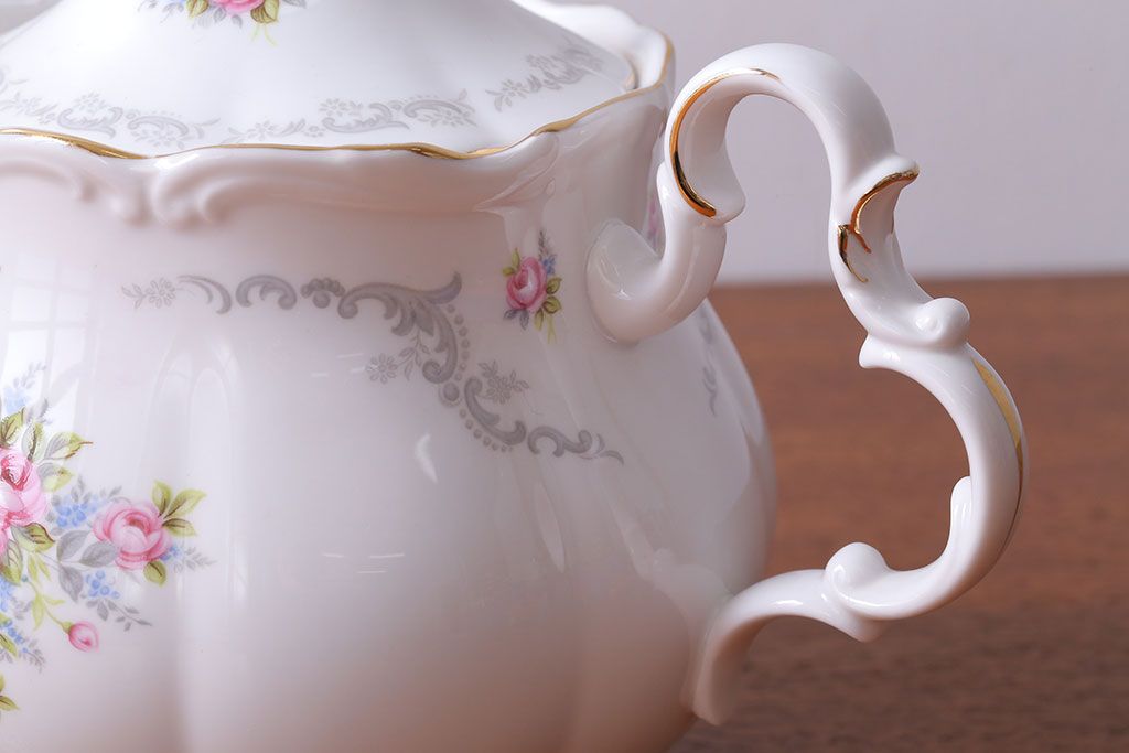 アンティーク雑貨　イギリス　Royal Albert(ロイヤルアルバート)　Tranquillity(トランキュリティ)シリーズ　ティーポット・シュガー・クリーマー3点