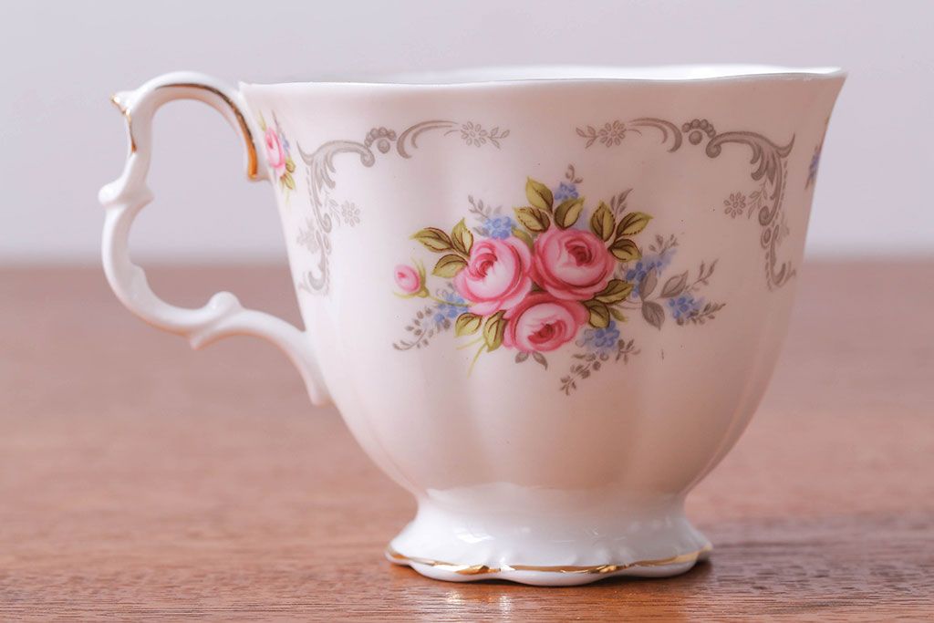 アンティーク雑貨　イギリス　Royal Albert(ロイヤルアルバート)　Tranquillity(トランキュリティ)シリーズ　 カップ&ソーサー6客(洋食器)