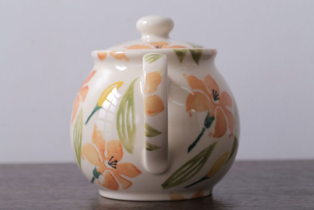 アンティーク雑貨　イギリスビンテージ　WESTFIELD ART POTTERY ポット・カップ&ソーサーなど4点(洋食器)