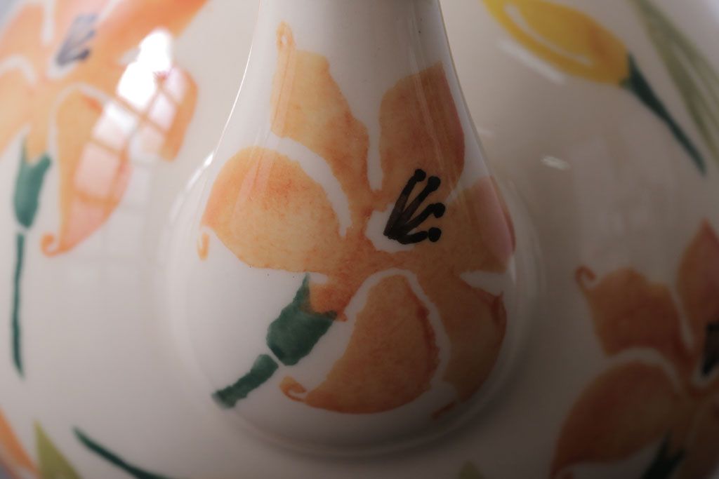 アンティーク雑貨　イギリスビンテージ　WESTFIELD ART POTTERY ポット・カップ&ソーサーなど4点(洋食器)