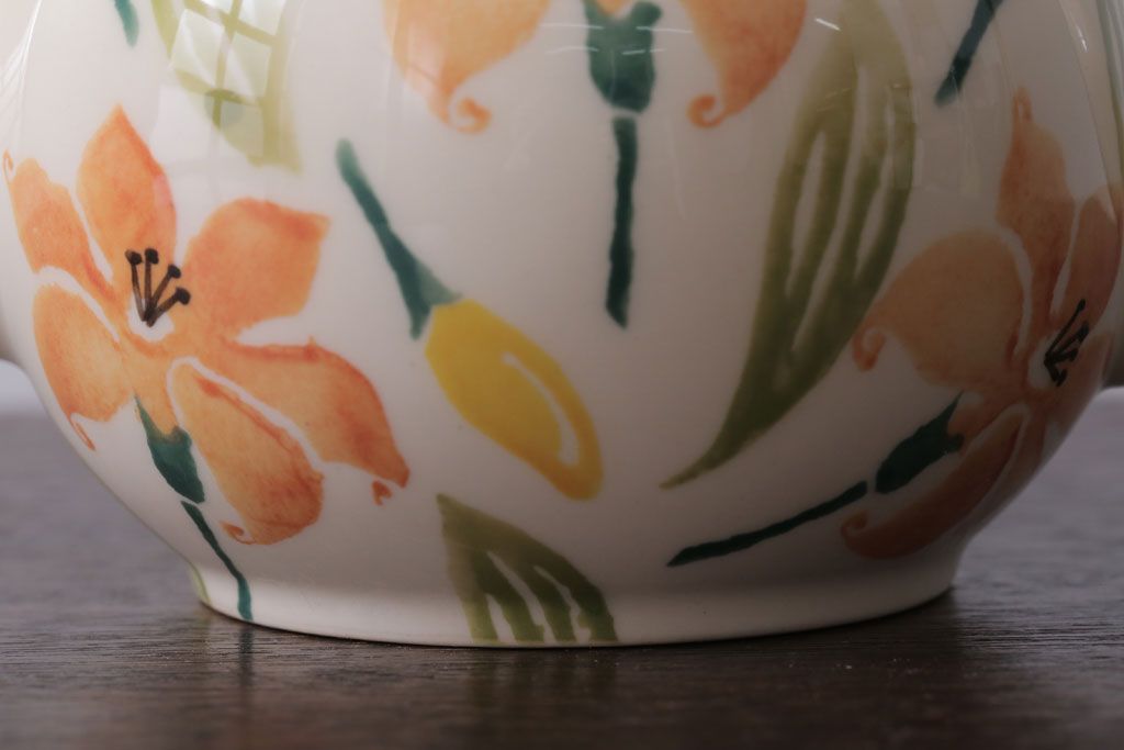 アンティーク雑貨　イギリスビンテージ　WESTFIELD ART POTTERY ポット・カップ&ソーサーなど4点(洋食器)