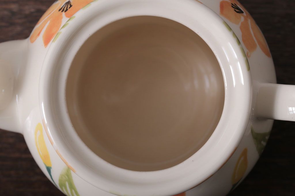 アンティーク雑貨　イギリスビンテージ　WESTFIELD ART POTTERY ポット・カップ&ソーサーなど4点(洋食器)